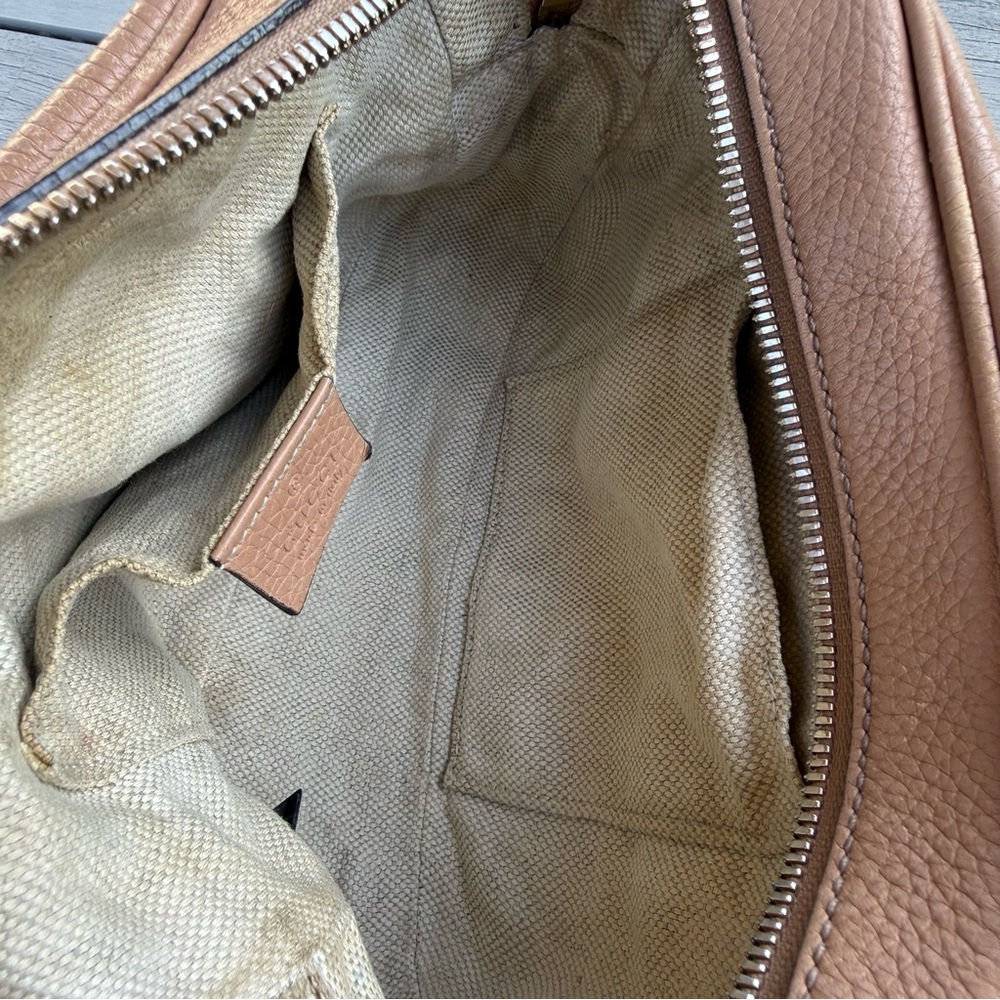 Authentic Gucci Soho Disco bag with pebble leather design (dust bag included) - Picture 13 of 17